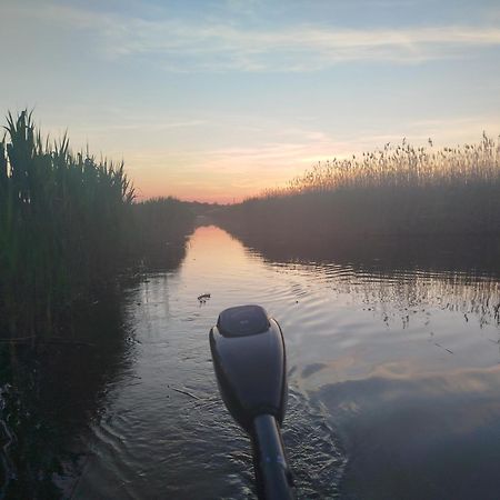 Pfahlbau Sunset I Toplage Elektroboot Inklusive Rust Extérieur photo