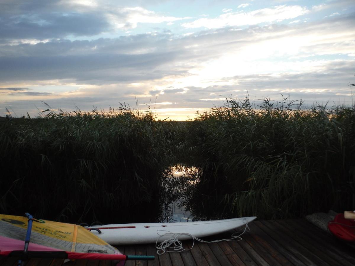 Pfahlbau Sunset I Toplage Elektroboot Inklusive Rust Extérieur photo
