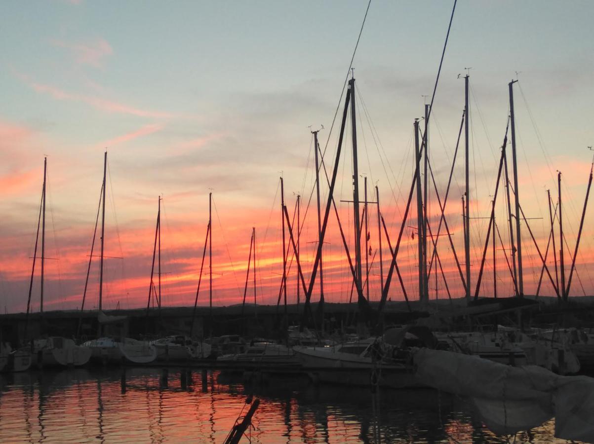 Pfahlbau Sunset I Toplage Elektroboot Inklusive Rust Extérieur photo