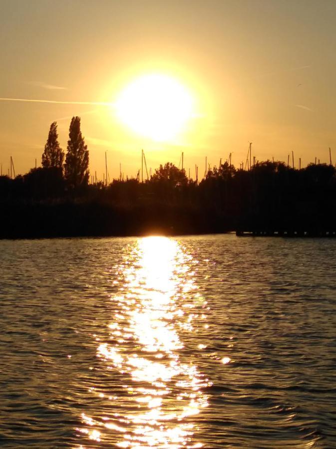 Villa Pfahlbau Rust/Neusiedlersee Sunset I Extérieur photo